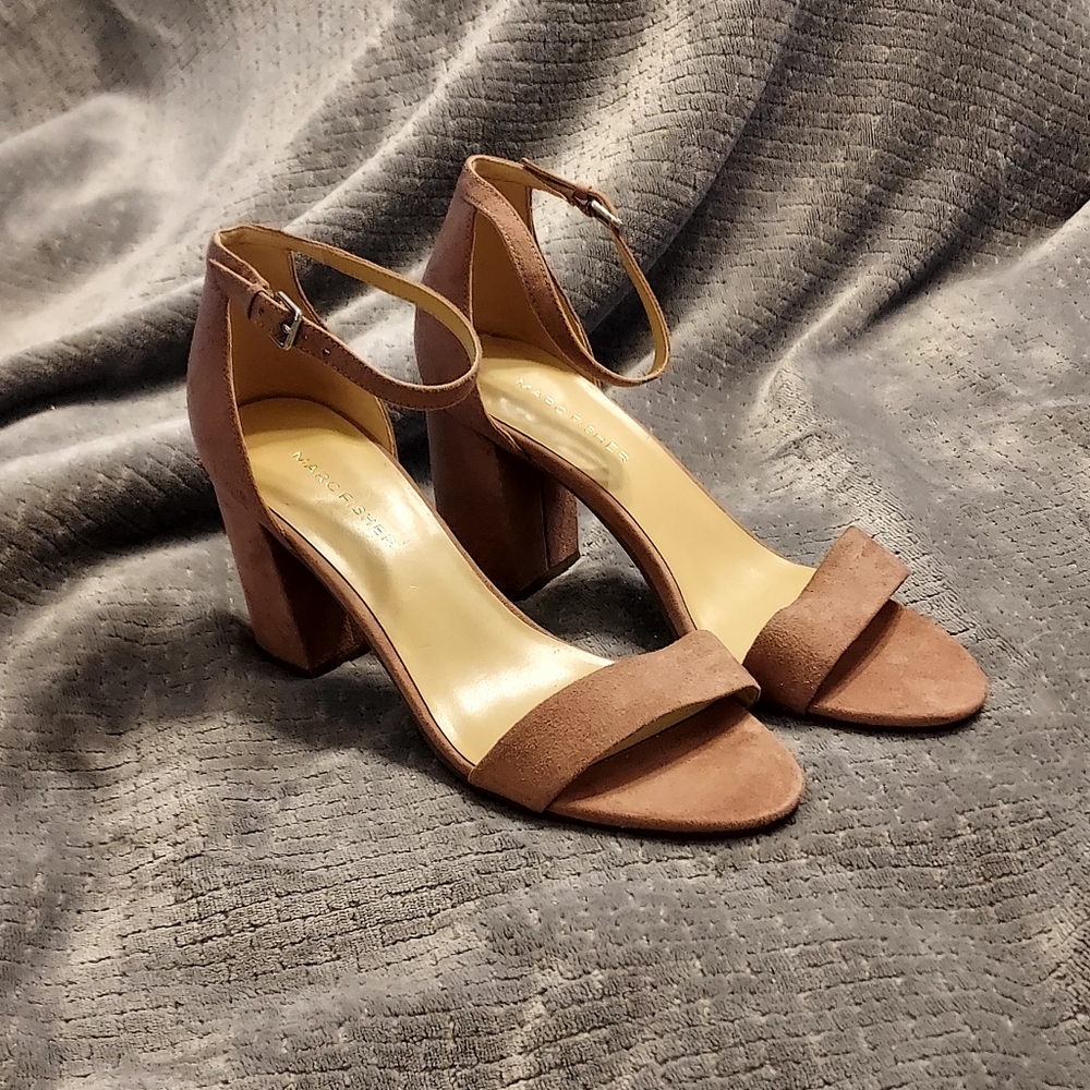 Marc Fisher Glowing Dress Sandals Block Heel Nude 7 Neutral Minimalist